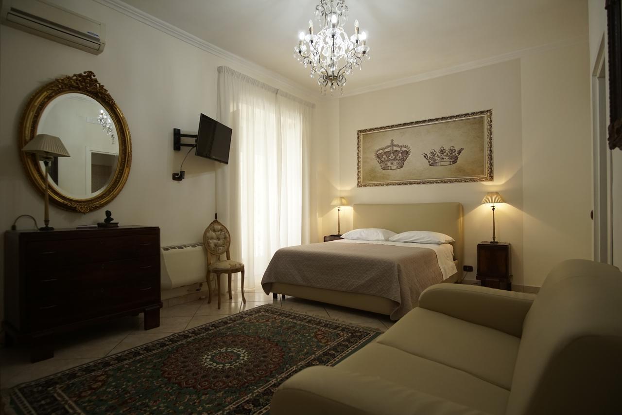 La Piccola Reggia Bed & Breakfast กาแซร์ตา ภายนอก รูปภาพ