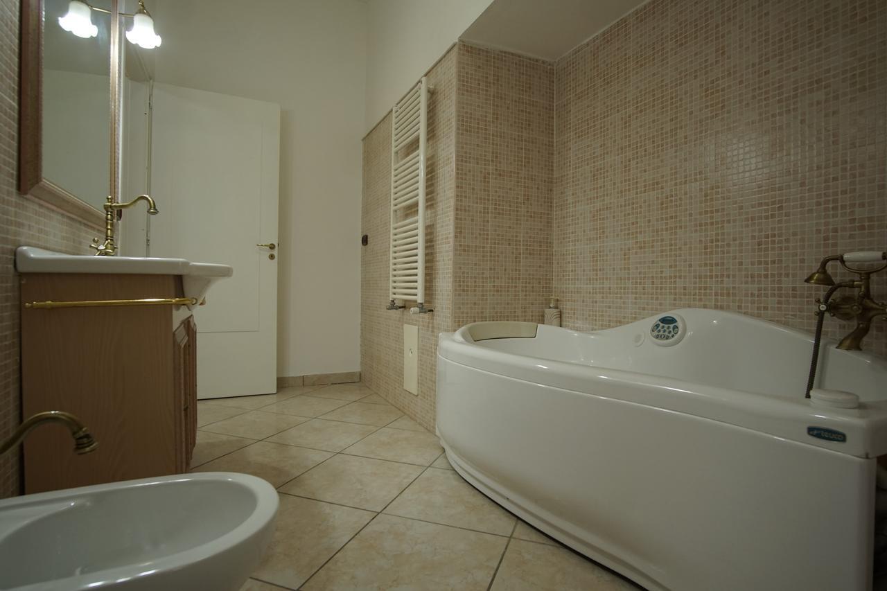 La Piccola Reggia Bed & Breakfast กาแซร์ตา ภายนอก รูปภาพ