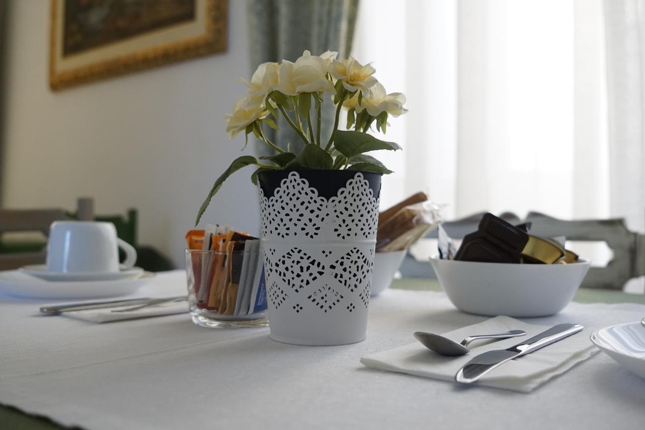 La Piccola Reggia Bed & Breakfast กาแซร์ตา ภายนอก รูปภาพ