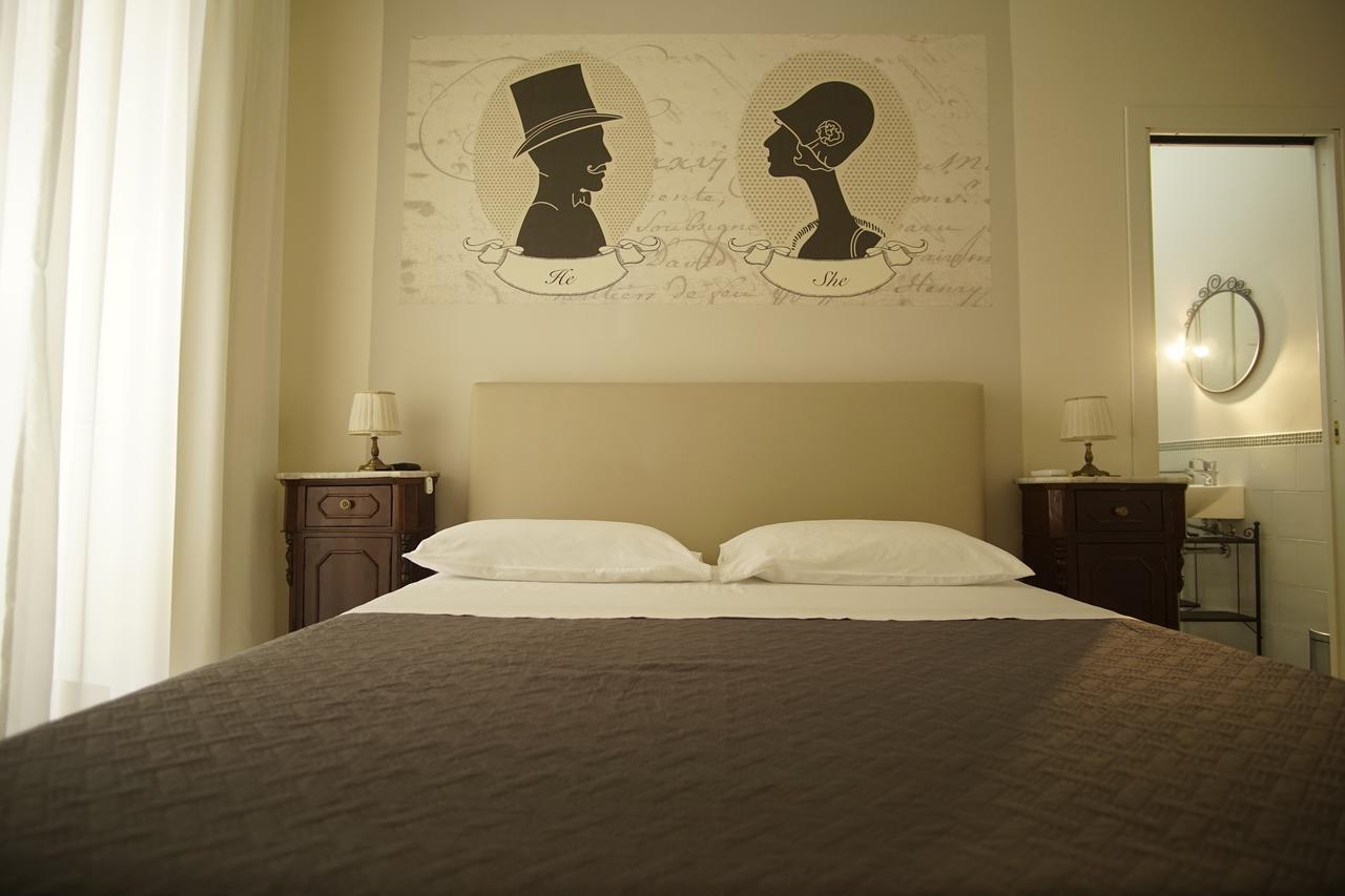 La Piccola Reggia Bed & Breakfast กาแซร์ตา ภายนอก รูปภาพ